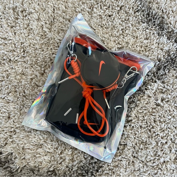 ✔️ New✔️NIKE SUPER RARE Asia Exclusive Crossbody Bag - Picture 9 of 10